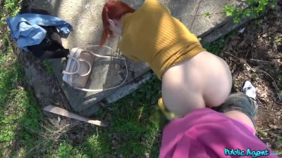 Dainty Luna's big cock action