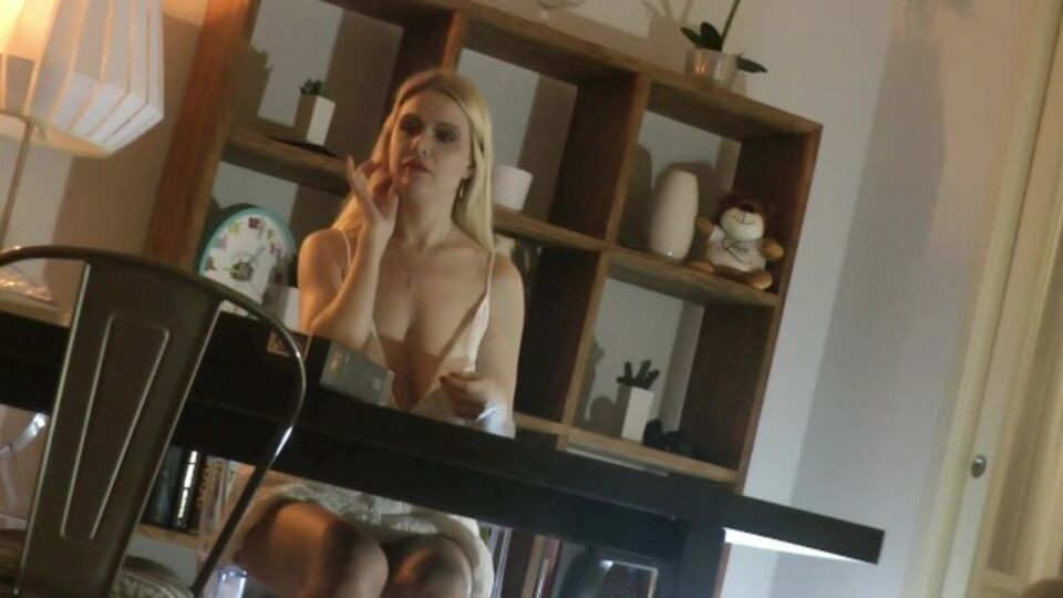 Ignoring Handjobs featuring cocotte's blonde dirt Free Porn Videos | BestPornHubs.