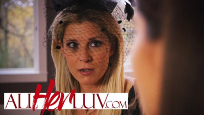 Watch vicious India Summer and Zoe Bloom's video
