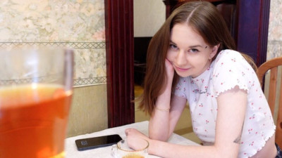 Enticing Anna Sibster - close up dirt - Verified Amateurs