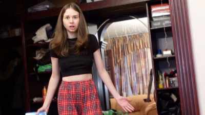Watch enticing Anna Sibster's dirt