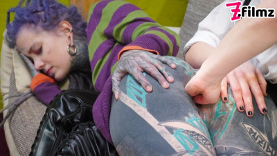 Dazzling Anuskatzz and Miss Flora at long legs smut