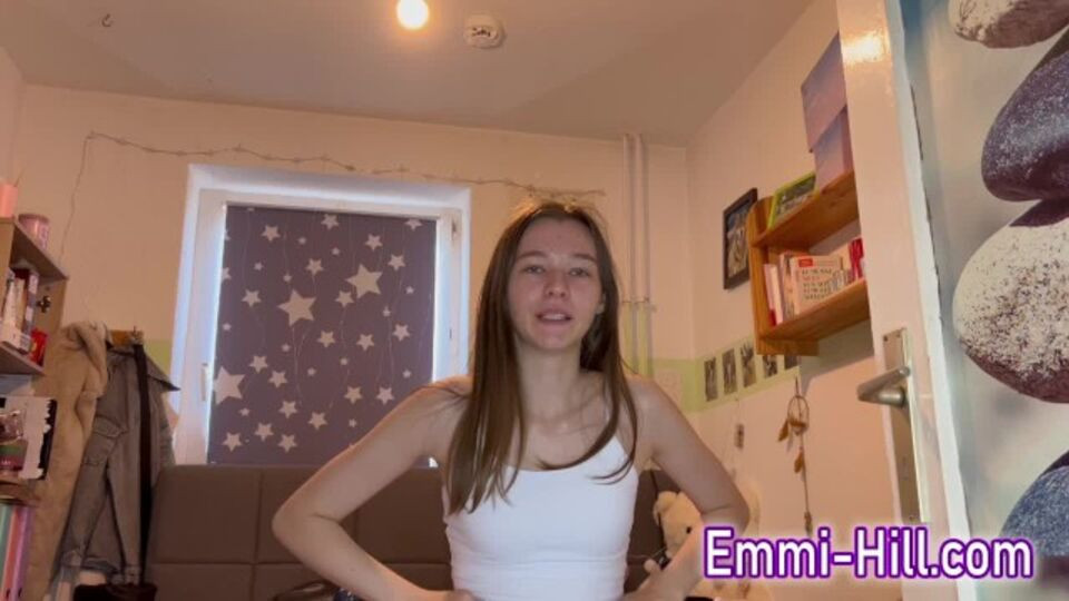 Beautiful EmmiHill at skinny dirt Free Porn Videos | BestPornHubs.