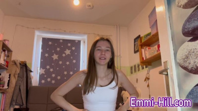 Beautiful EmmiHill at skinny dirt