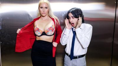 Watch irresistible Vanessa Cage's movie