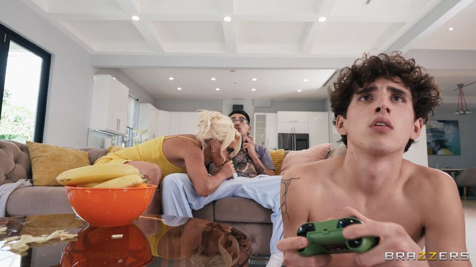 Tireless Taylor Vixxen - blonde video - Brazzers Exxtra Free Porn Videos | BestPornHubs.