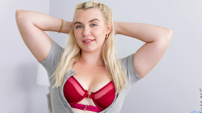 Wild Maisey Monroe - blonde sex - Nubiles.net