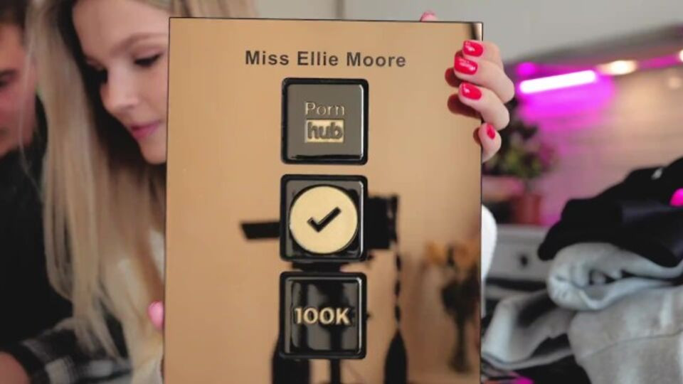 Outstanding Miss Ellie Moore's conversation clip Free Porn Videos | BestPornHubs.