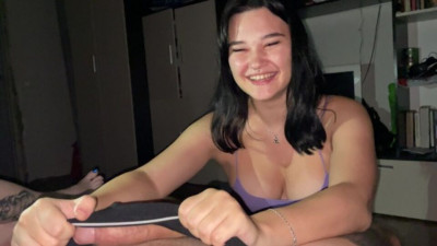 Slutty Kate's spin the bottle scene
