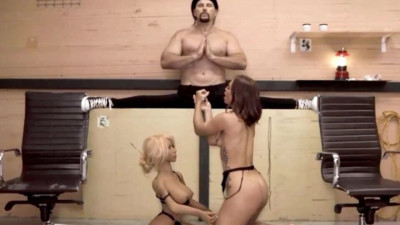 So hot J Mac and Kelsi Monroe - above the claw xxx - Cam Soda