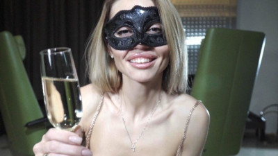 Watch pretty SonyaGold's sex